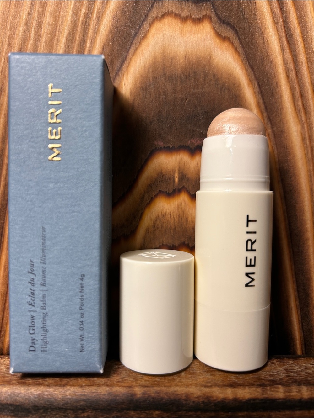 Day Glow Highlighting Balm - Golden Champagne Shimmer